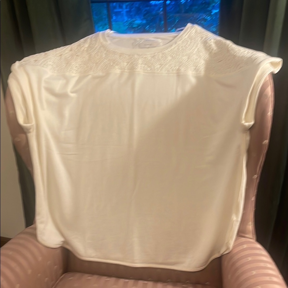 Cupio White Boxy Short Sleeve Blouse
